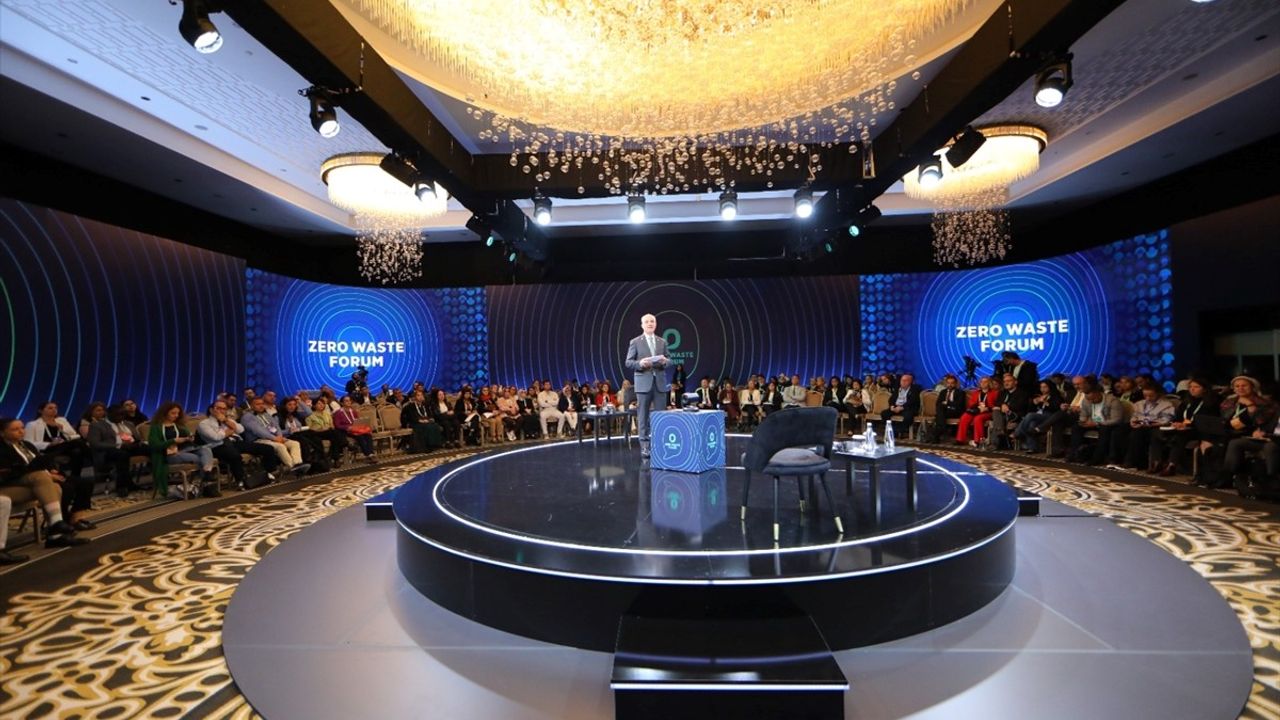 YÖK Başkanı Özvar: Üniversite Kampüslerinde Kişi Başına Karbon Emisyonu 493 kg'ye Düştü