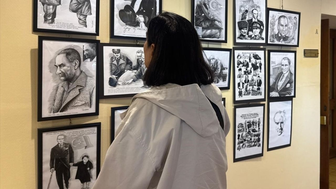 Yüksel Akman'dan 'Selanik'ten Doğan Güneş' — Atatürk Kara Kalem Sergisi