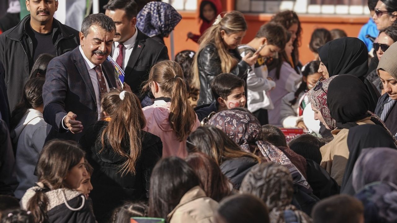 Yusuf Tekin, 'Bir Okul Bin Umut Gazze Kermesi'ne Katıldı — Gelir Gazze'ye Bağışlanacak