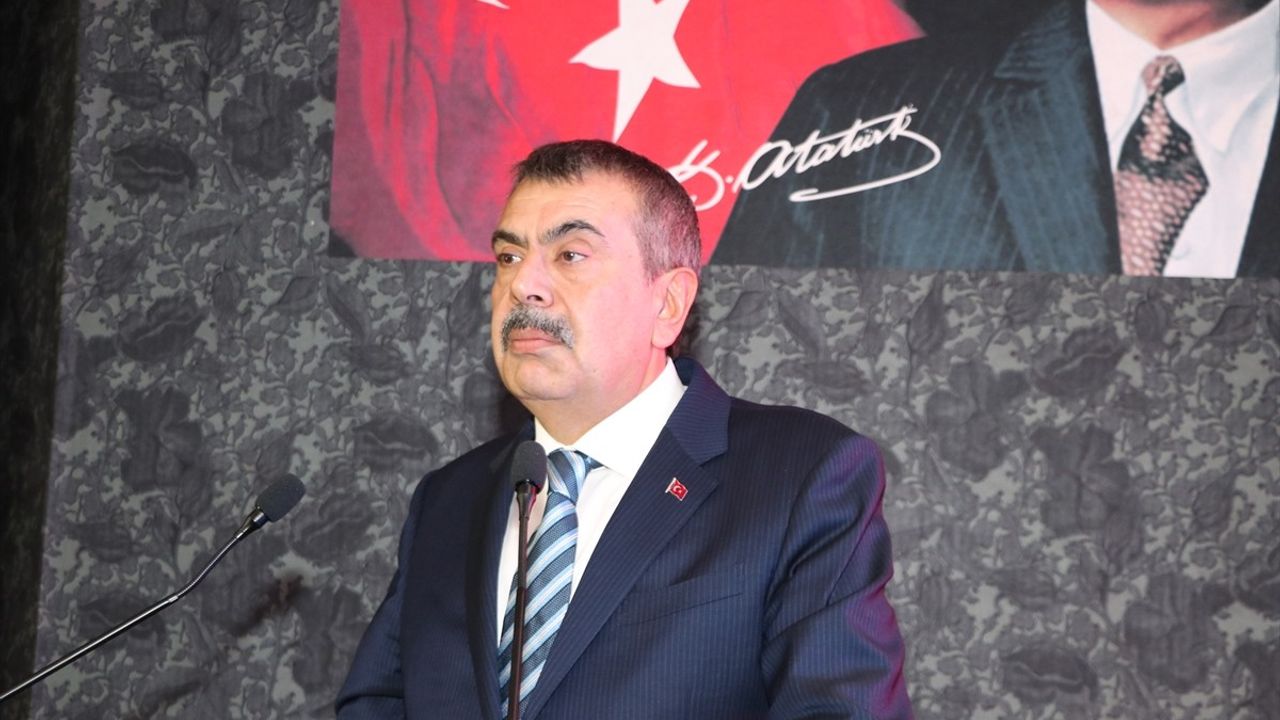 Yusuf Tekin Erzurum'da: Eğitimde 'Aile Ortamı' ve Farkındalık Vurgusu