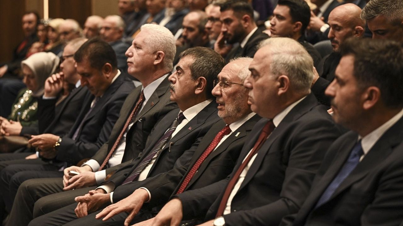 Yusuf Tekin: İmam Hatip Okullarını "Uluslararası Marka" Yapacağız