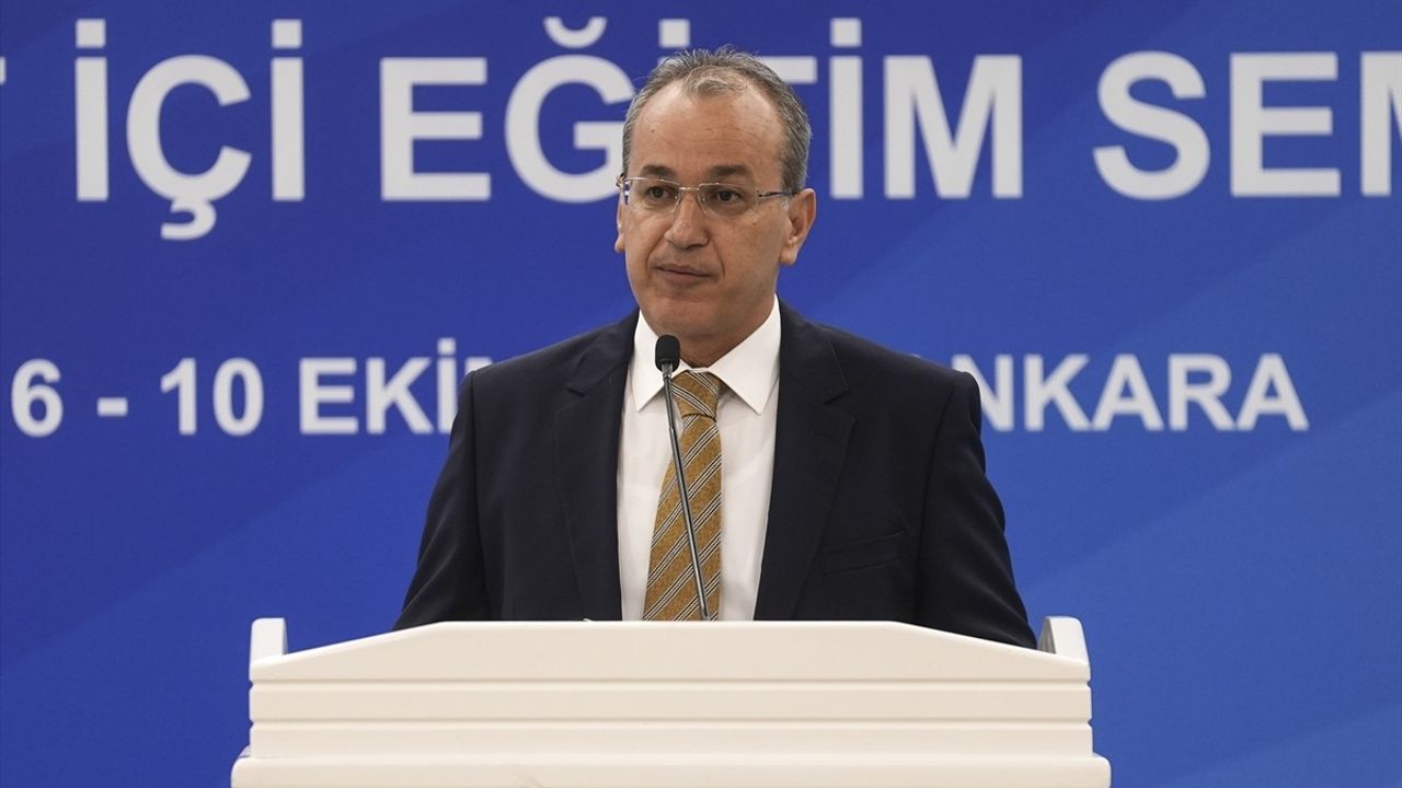 Yusuf Tekin: Sendika Özgürlüğü Serbest, Ancak 18 Milyon Öğrencinin Eğitimi Öncelikli