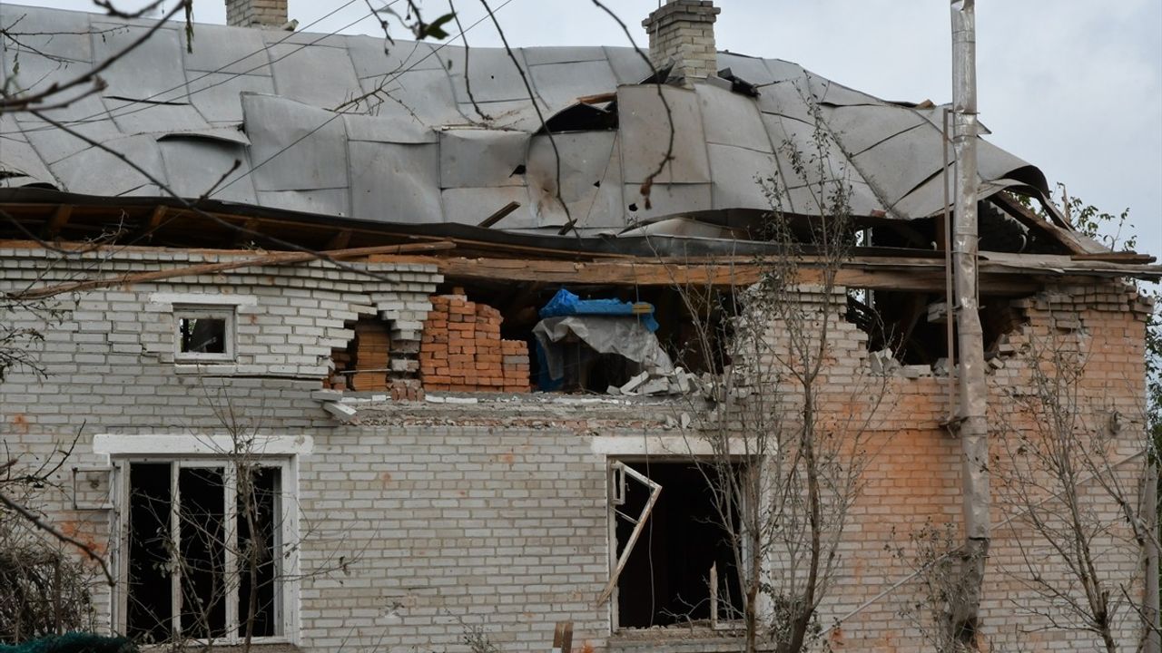 Zelenskiy: Ruslar 500'e Yakın İHA ve 50'den Fazla Füzeyle Saldırı Düzenledi