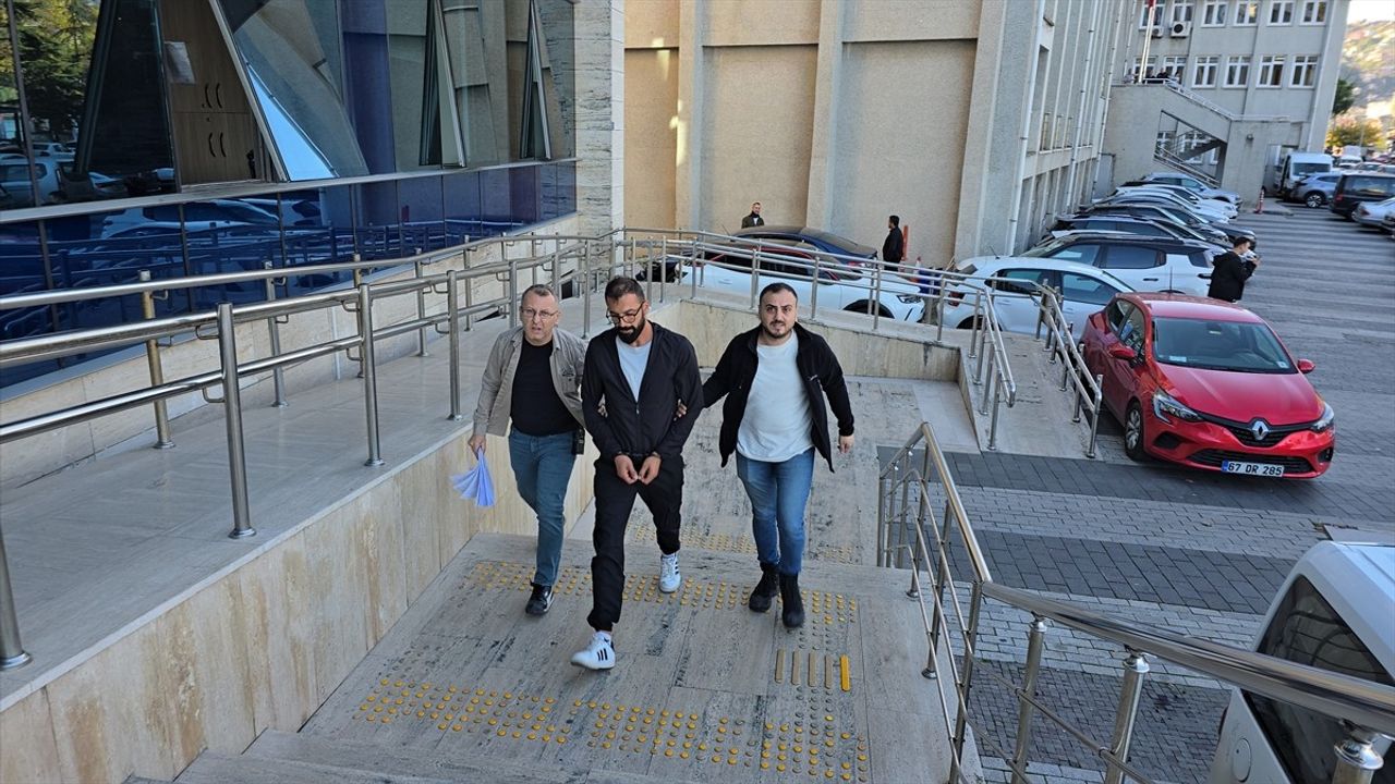 Zonguldak Kozlu'da Oto Galeriye Ateş: Şüpheli Ç.E. Tutuklandı