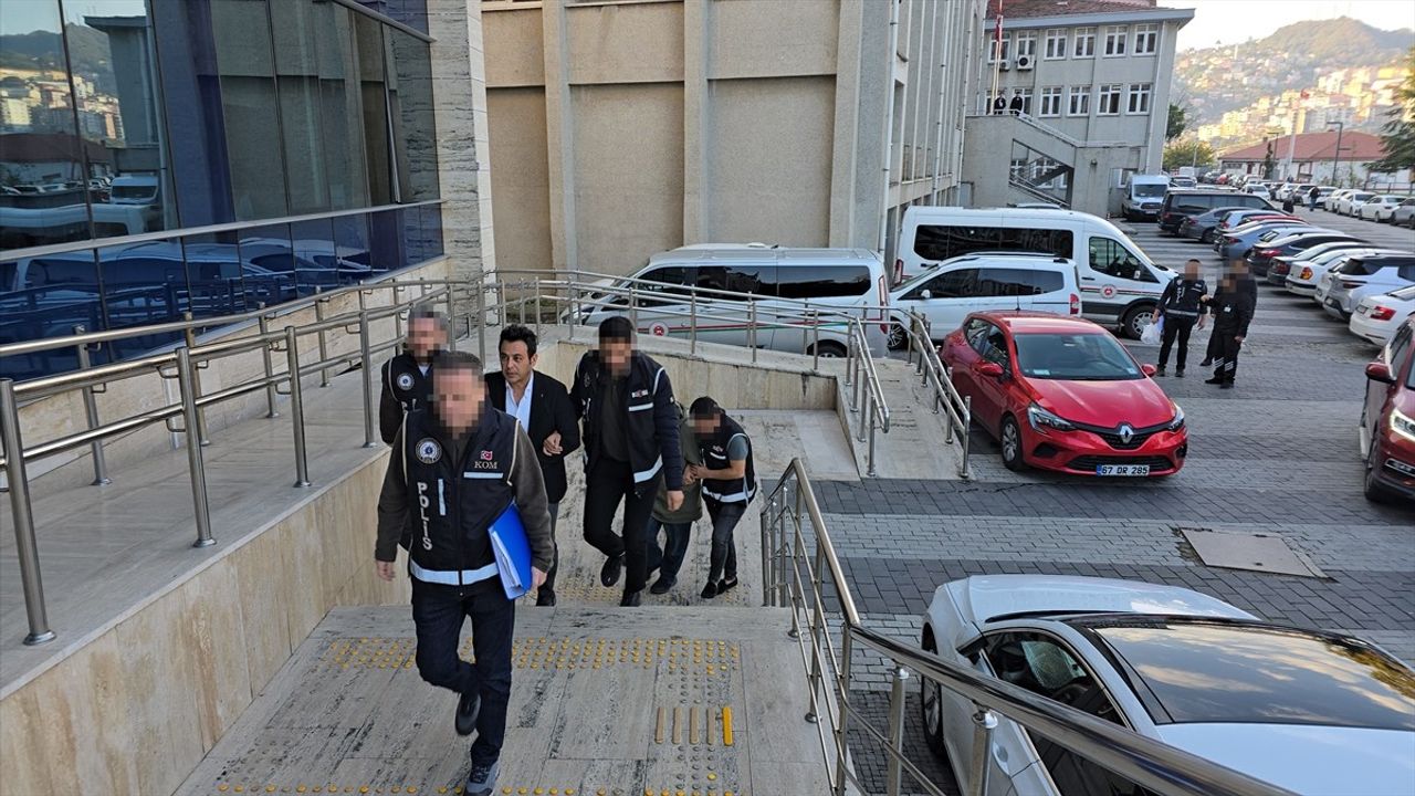 Zonguldak'ta 2 Doktora 'Görevi Kötüye Kullanma' İddiası — Adli Kontrolle Serbest