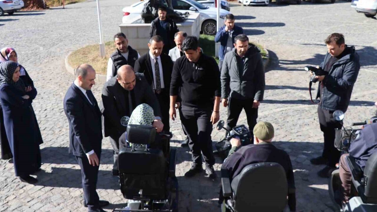 2025'te Türkiye'ye Akülü Araç Desteği: Stichting Allforlife Özel İhtiyaçlılara Teslim Etti