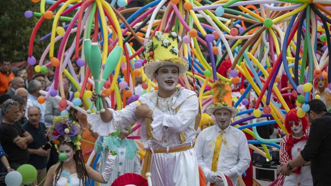 4. Uluslararası Tarsus Festivali Kortejle Başladı — Mersin'de Karnaval