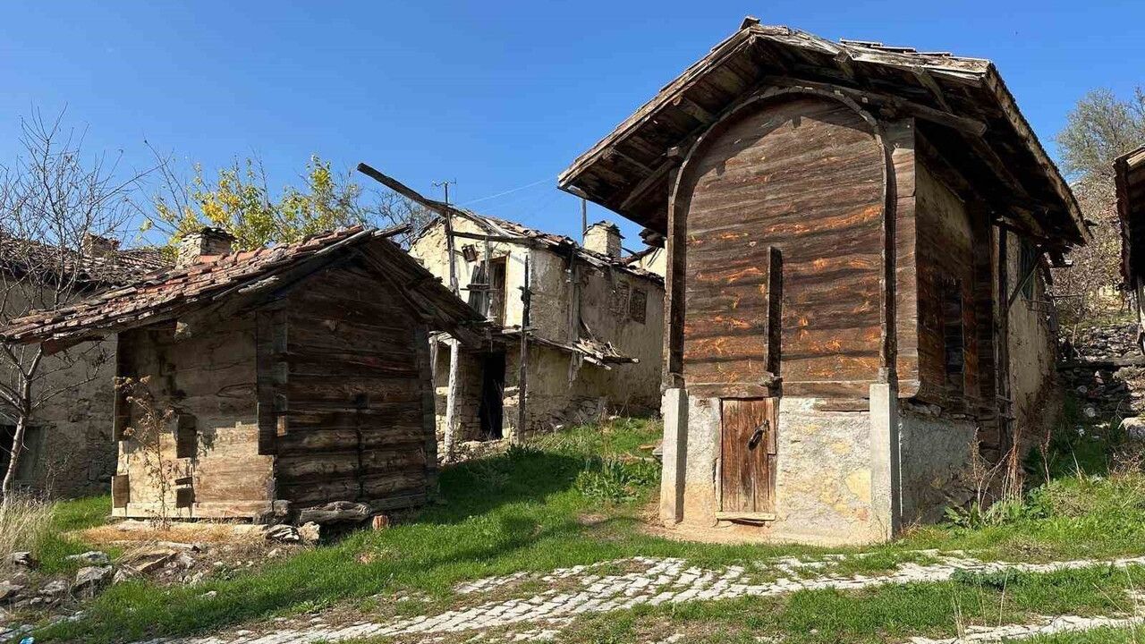 450 yıllık Çökene hayalet köye dönüştü: Sadece 4 kişi yaşıyor