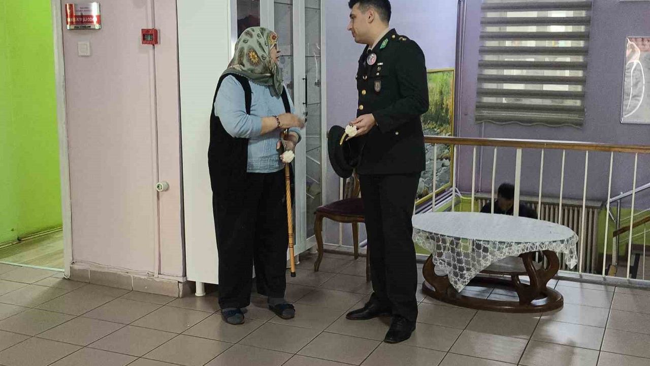 55. Mekanize Piyade Tugay Komutanlığı'ndan Kırklareli Huzurevi'ne Anlamlı Ziyaret