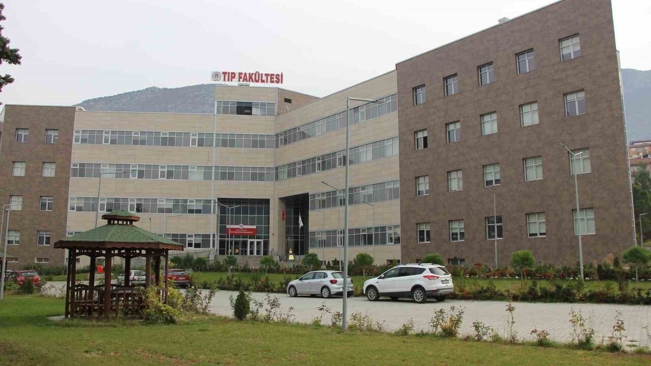 68 Yaşında Mezun Cemal Kutlu, Amasya Üniversitesi'ne Kadavra Bağışı Yaptı