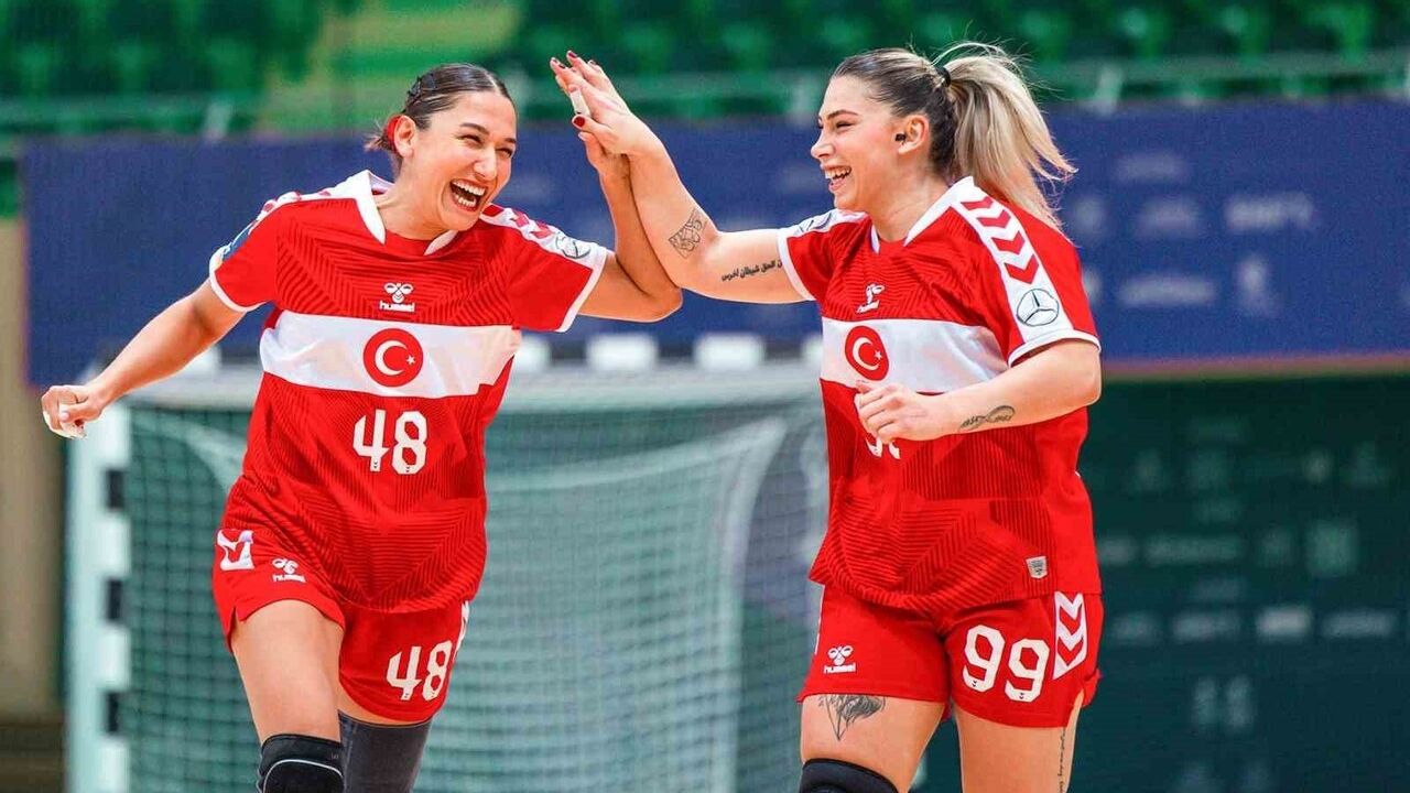 A Milli Kadın Hentbol Takımı, Riyad 2025'te Üst Üste İkinci Şampiyonluğunu Kazandı