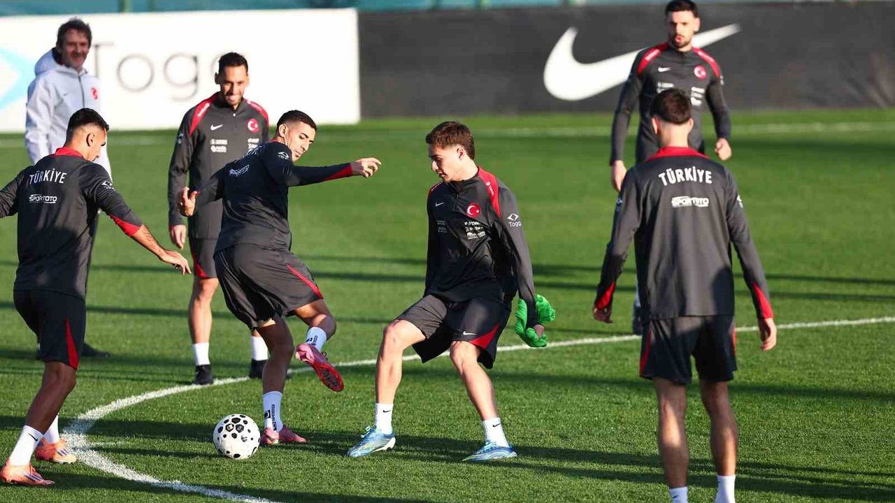 A Milli Takım Bulgaristan Maçı İçin Bursa'ya Hazırlanıyor