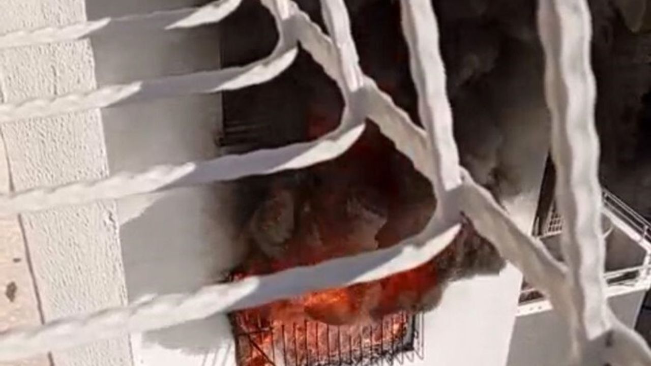 Adana'da 6. katta yangın: Daire alevlere teslim oldu