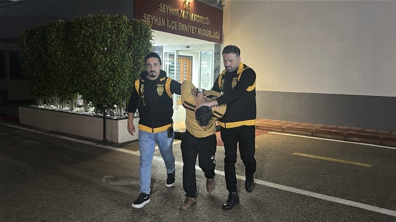 Adana'da Baba, 8 Yaşındaki Çocuğunu Arabaya Vurup Yere Fırlattı — Gözaltı