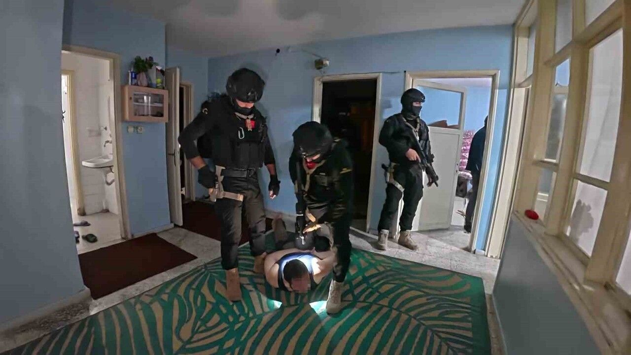 Adana'da DEAŞ'ın 'Uyuyan' Hücresine Şafak Operasyonu: 12 Gözaltı