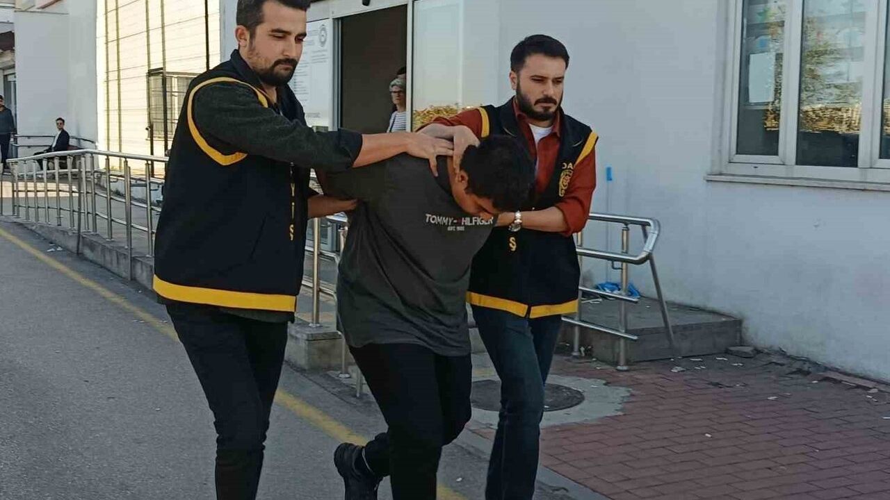 Adana'da Komşu Kavgası: Şüpheli A.P. ve Babası Ş.P. Tutuklandı