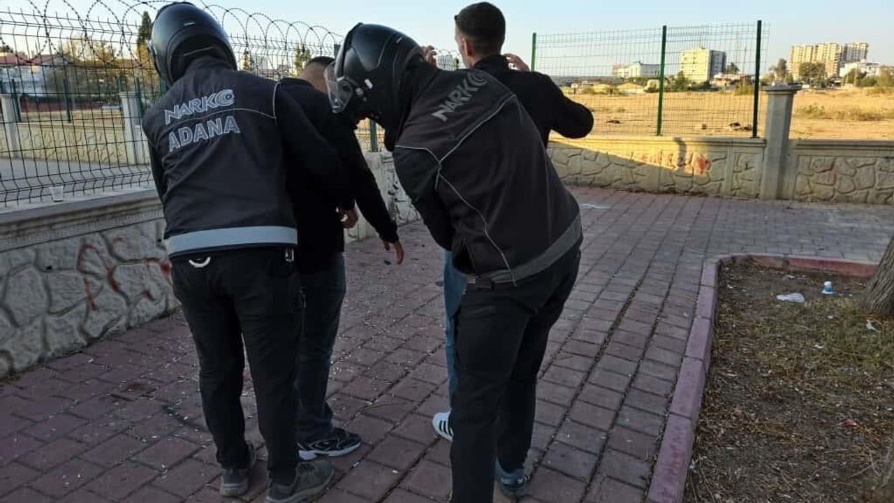 Adana'da 'narko-alan' uygulaması: 20 kişi suçüstü yakalandı