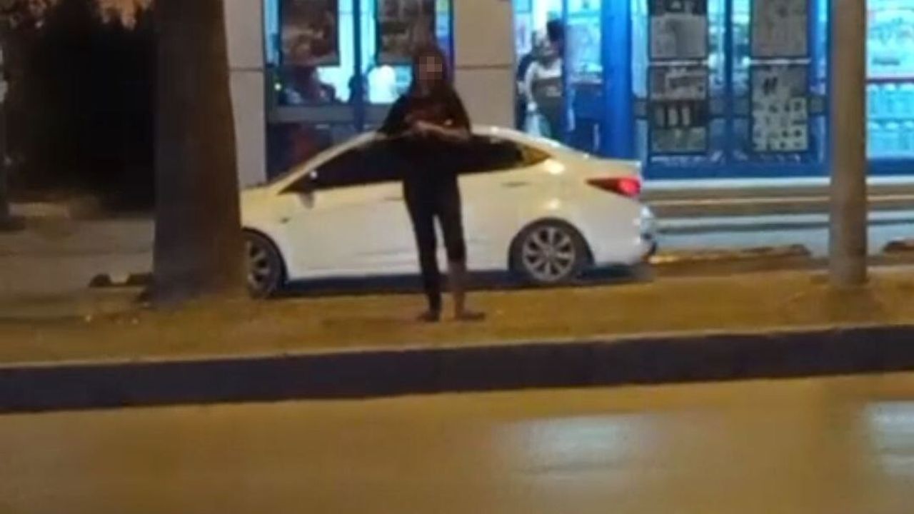 Adana'da Refüjde Şaşırtan Görüntü: Uyuşturucu İddiası Olan Genç Kız