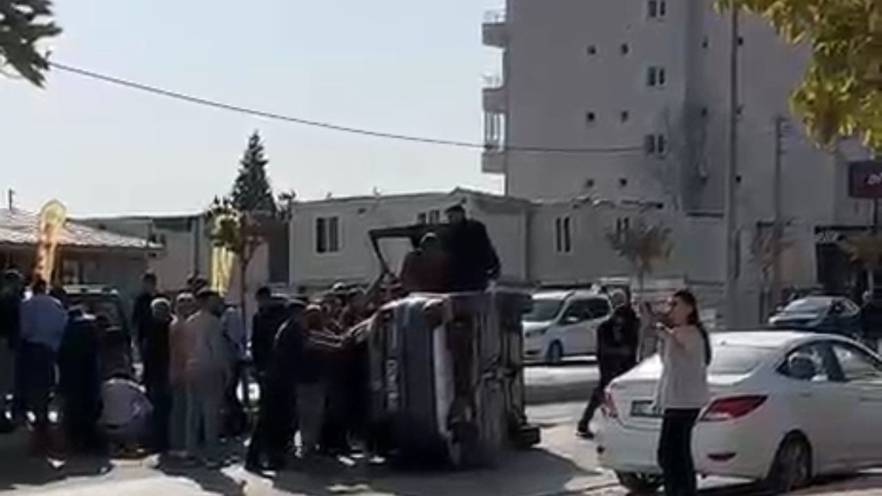 Adıyaman'da Çarpışma: Araç Devrildi, 1 Yaralı