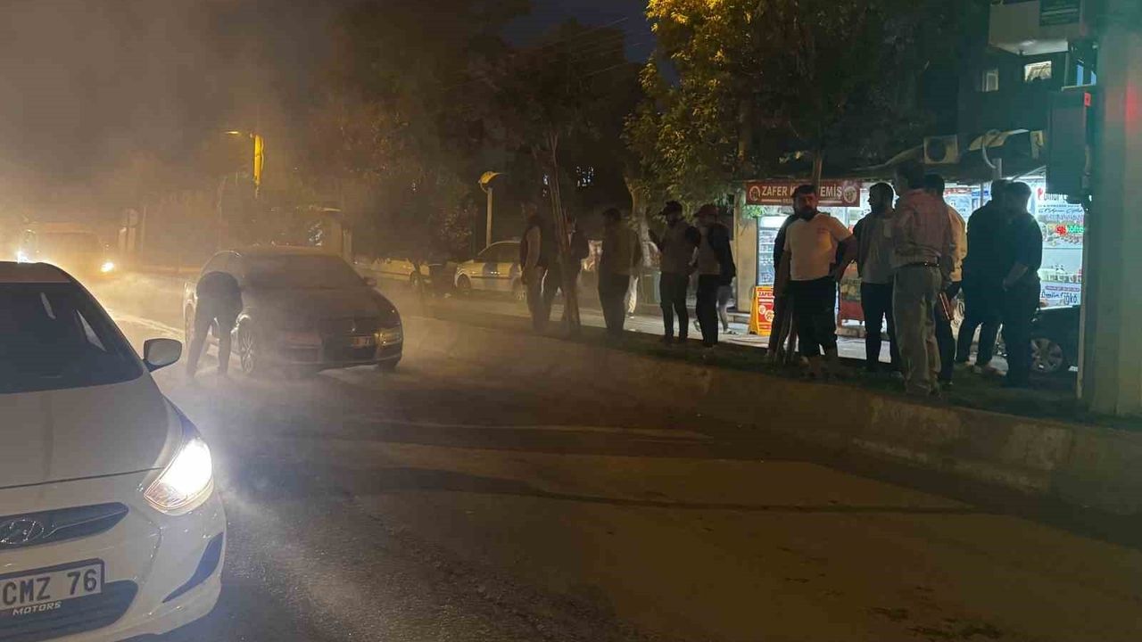 Adıyaman'da seyir halindeki otomobil alev aldı