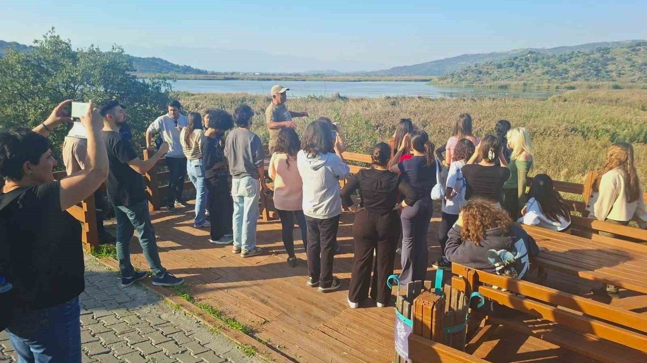 ADÜ Fransız Dili Öğrencileri Latmos’un Kaya Resimlerini İnceledi