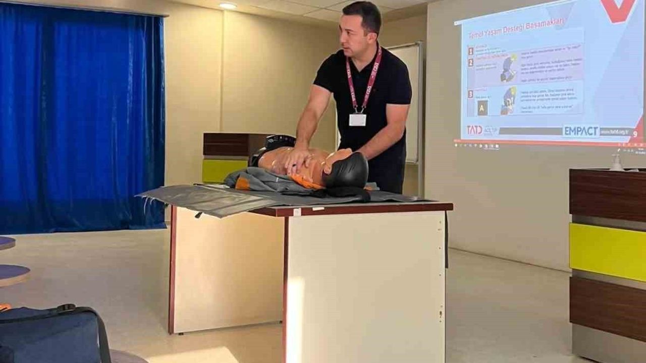 ADÜ Hastanesi'nde Hayat Kurtaran Temel Yaşam Desteği Eğitimi