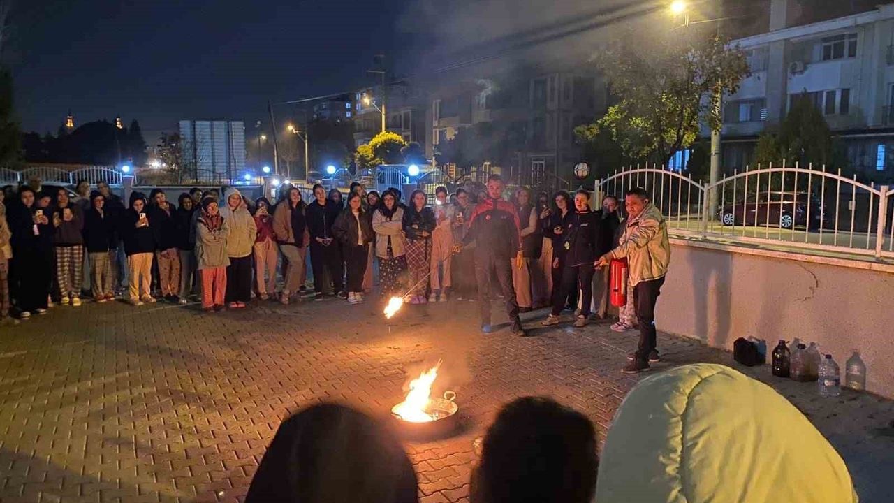 AFAD, Remzi Kaya Kız Öğrenci Yurdu'nda Afet ve Yangın Tatbikatı
