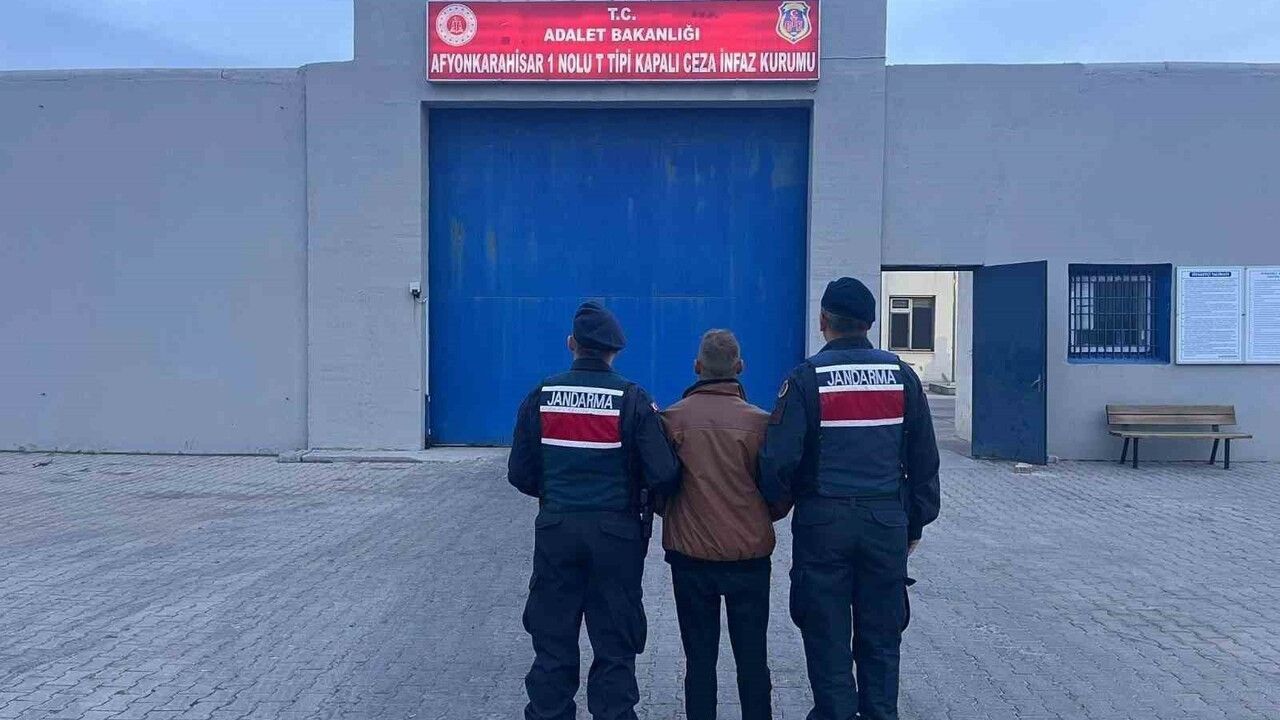 Afyonkarahisar'da 43 aranan şahıs yakalandı: 13 tutuklandı