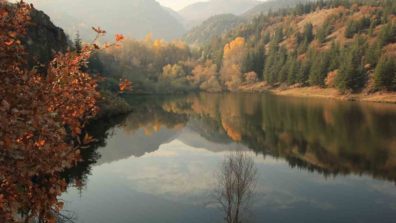 Afyonkarahisar'da Sis Bulutları Göğe Yükseldi: Erkmen'de Görsel Şölen