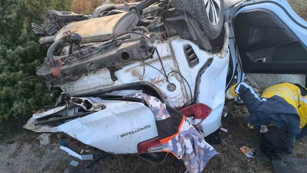 Afyonkarahisar'da Takla Atan Otomobilde Sürücü Hayatını Kaybetti