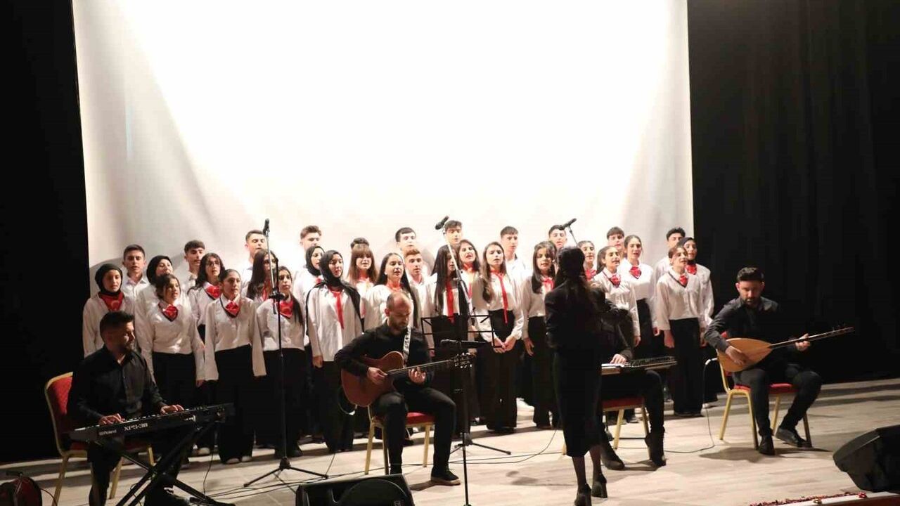 Ağrı'da 24 Kasım Öğretmenler Günü Törenle Kutlandı