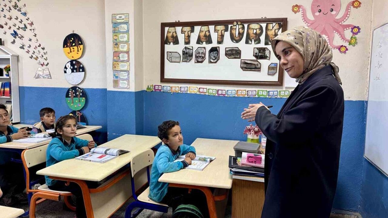 Ağrı'da Dört Kadın Öğretmen Köy Çocuklarının Geleceğini Taşıyor