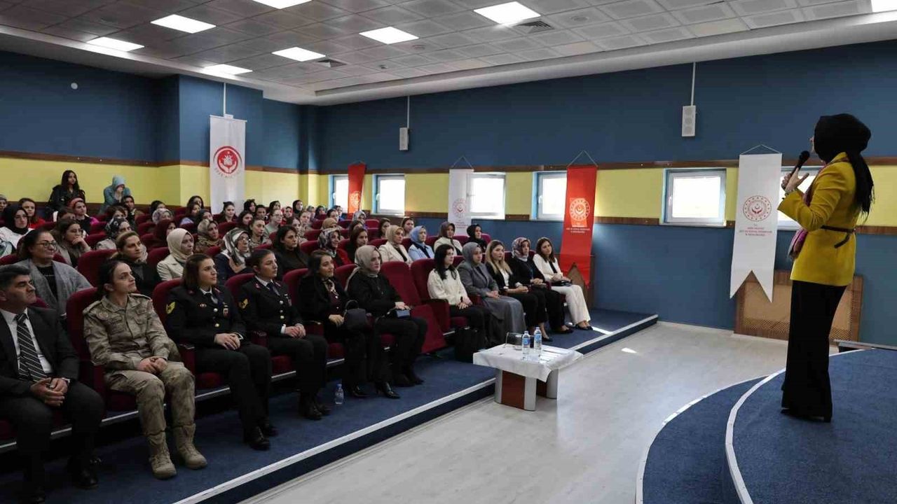 Ağrı'da Koruyucu Ailelik Bilinci Güçleniyor