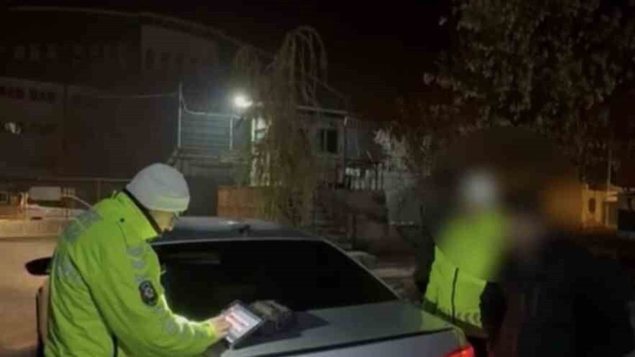 Ağrı'da Öğrenci Yurdu Önünde Drift: H.Y.'ye 46 bin 392 TL Ceza