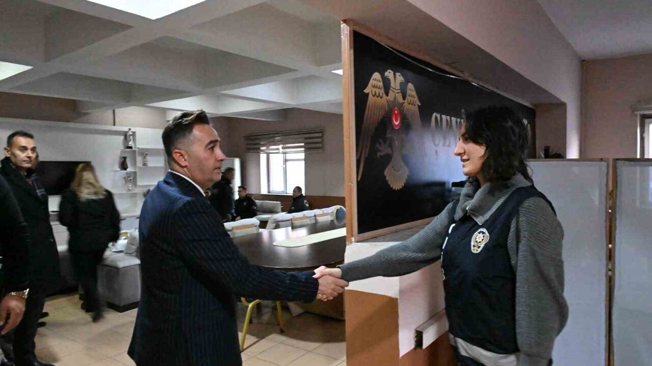 Ağrı Emniyet Müdürü Önder'den Çevik Kuvvet'e Başarı Belgesi