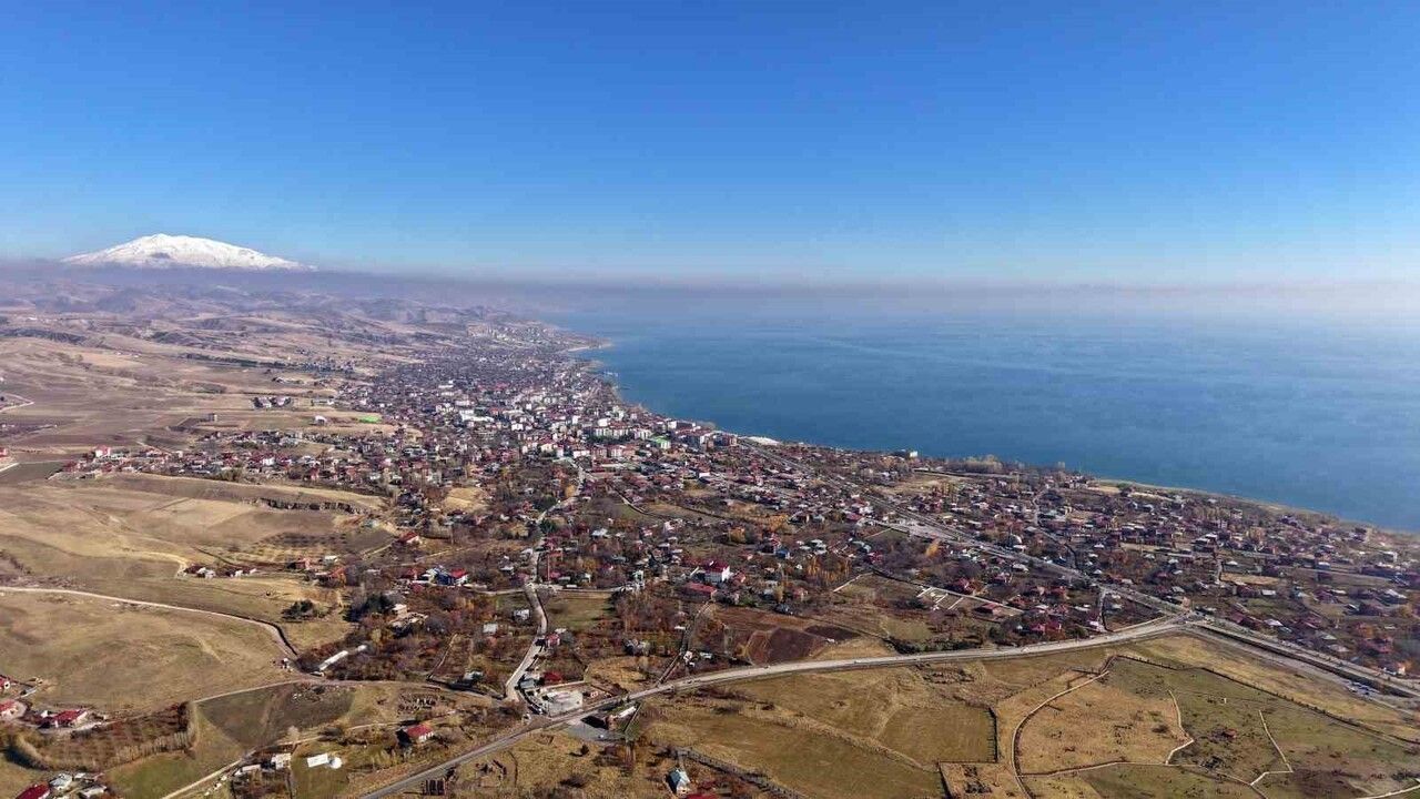 Ahlat Havadan Görüntülendi: Selçuklu Meydan Mezarlığı ve Süphan Dağı