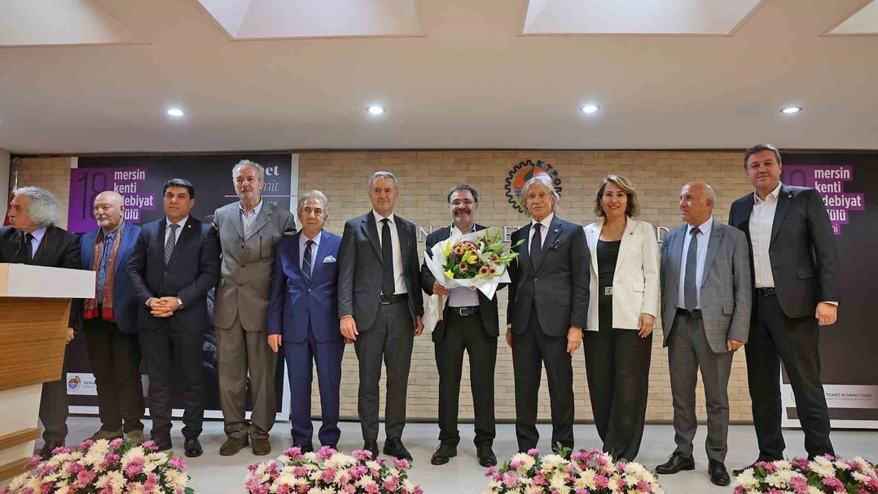 Ahmet Ümit, Mersin Kenti Edebiyat Ödülü'nü Kazandı