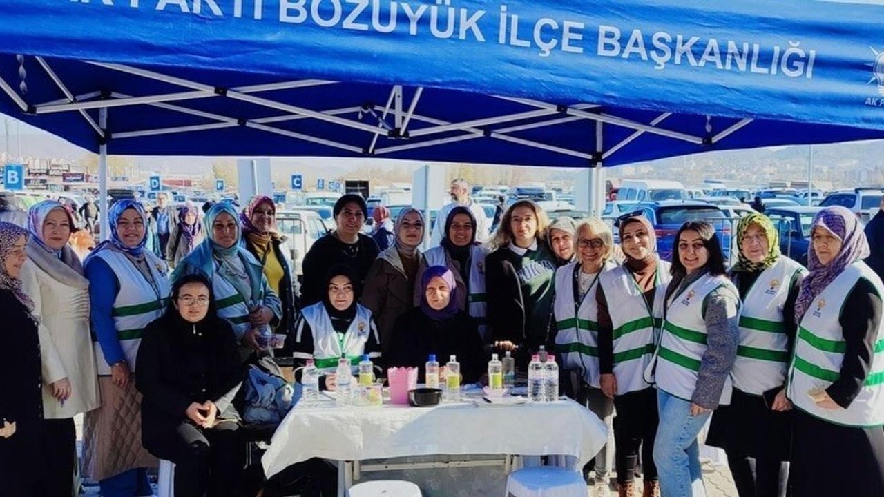 AK Parti Bilecik Teşkilatı Bozüyük’te Vatandaşla Buluştu