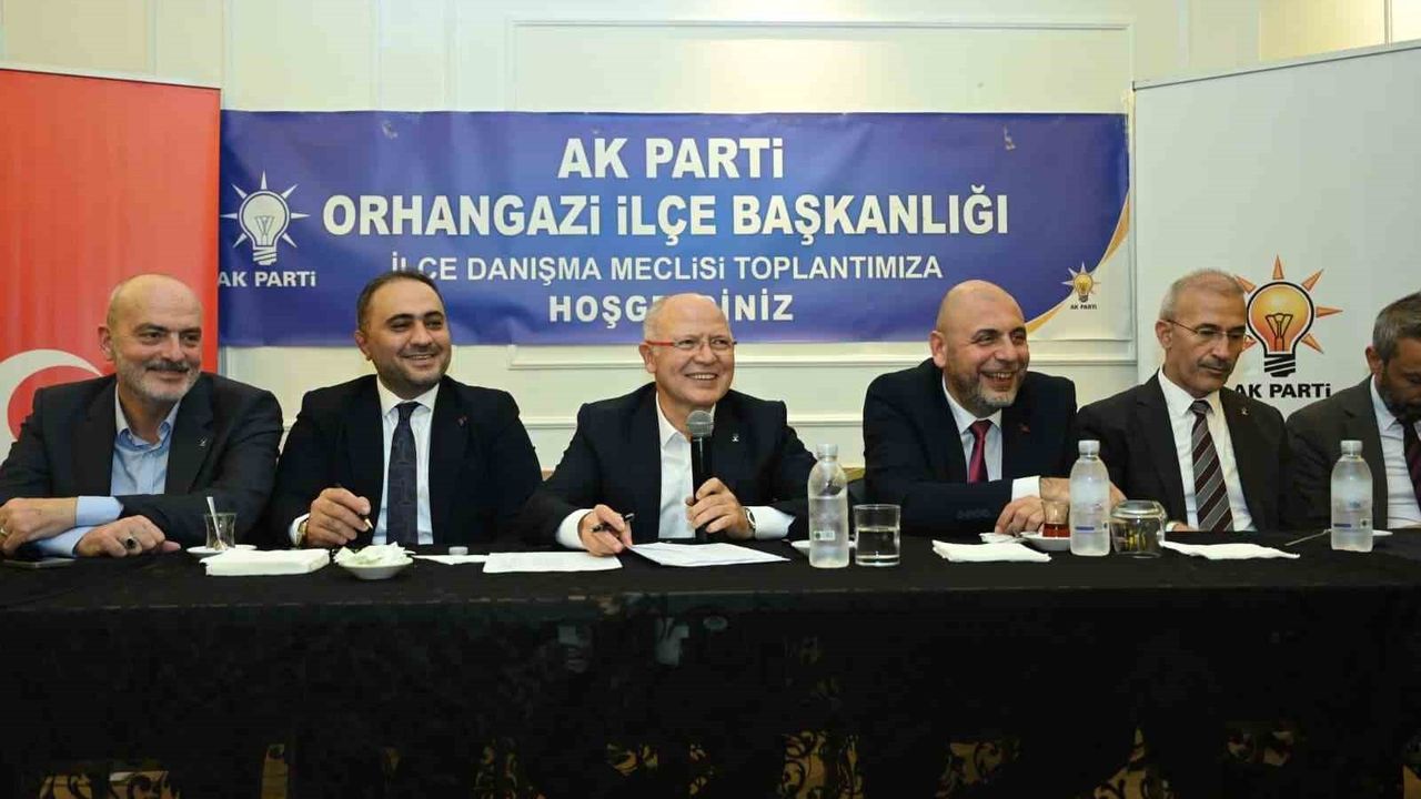 AK Parti Bursa'ya 800 Yeni Üye: Gemlik ve Orhangazi'de Coşkulu Katılım