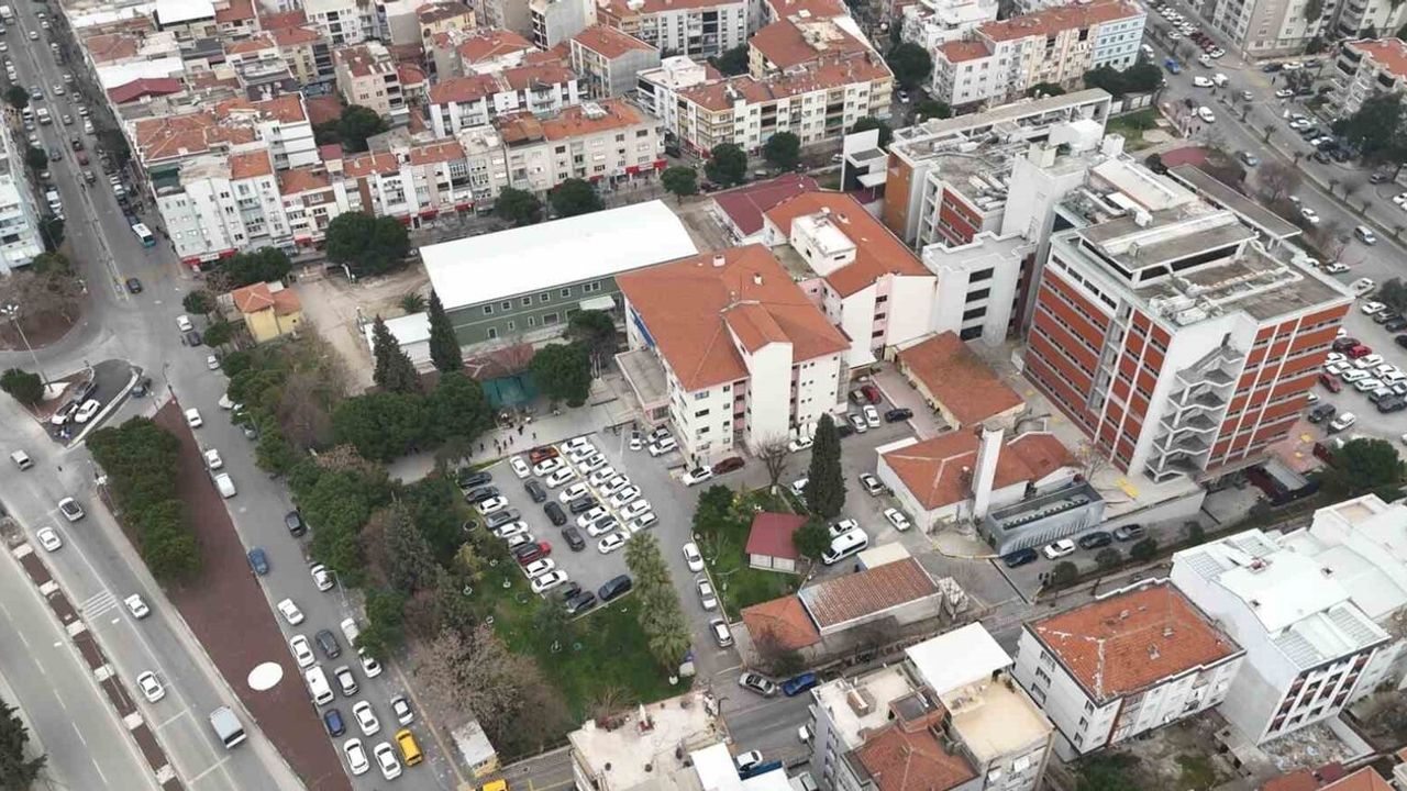 Akhisar'da Lazerle Böbrek Taşı Tedavisi: Flexible URS Hizmete Girdi