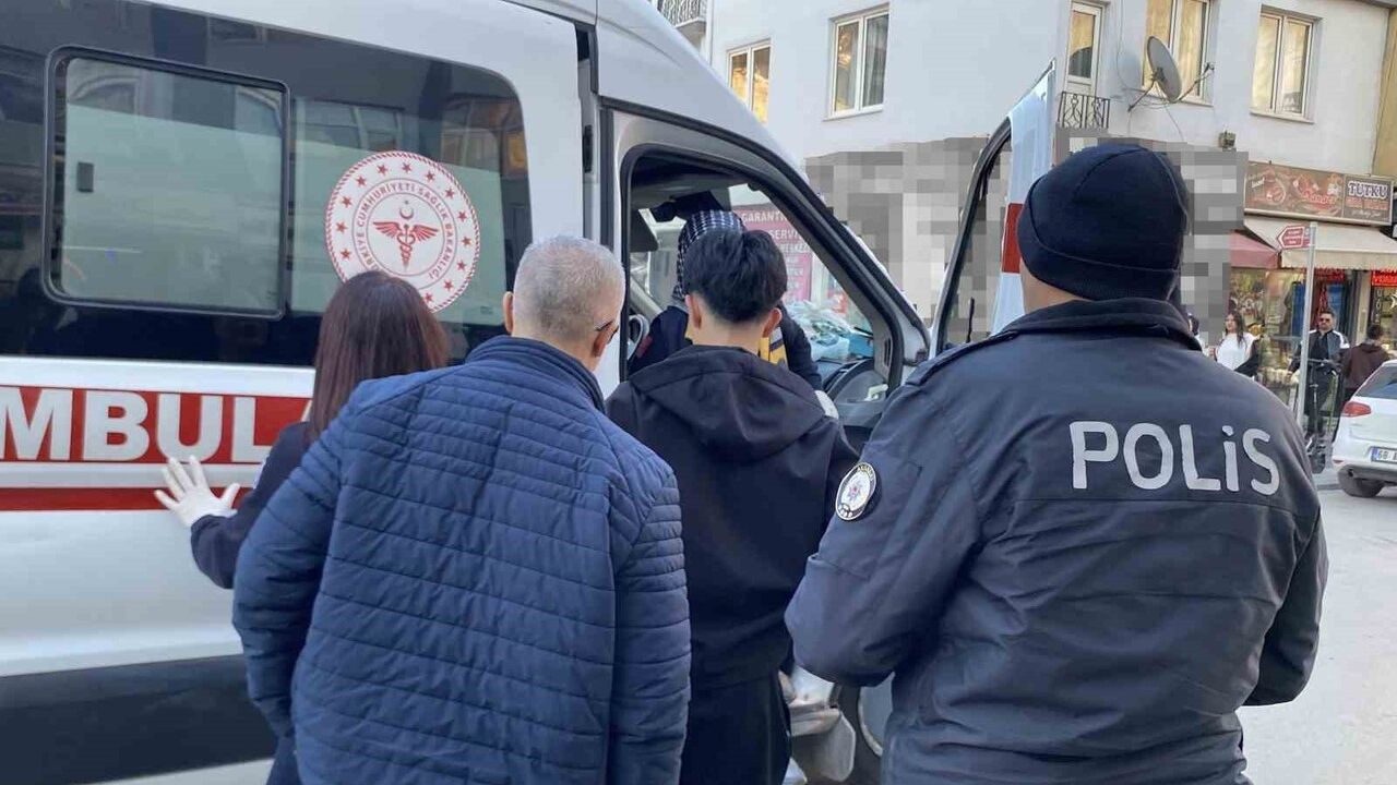 Aksaray'da 17 Yaşındaki Öğrenci Okul Çıkışı Bıçaklandı