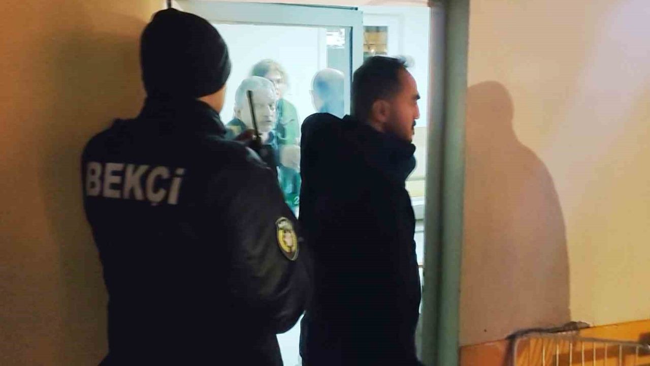 Aksaray'da Avukat Kızı Taksi Durağına Kilitlediler: Anne ve Baba Gözaltında