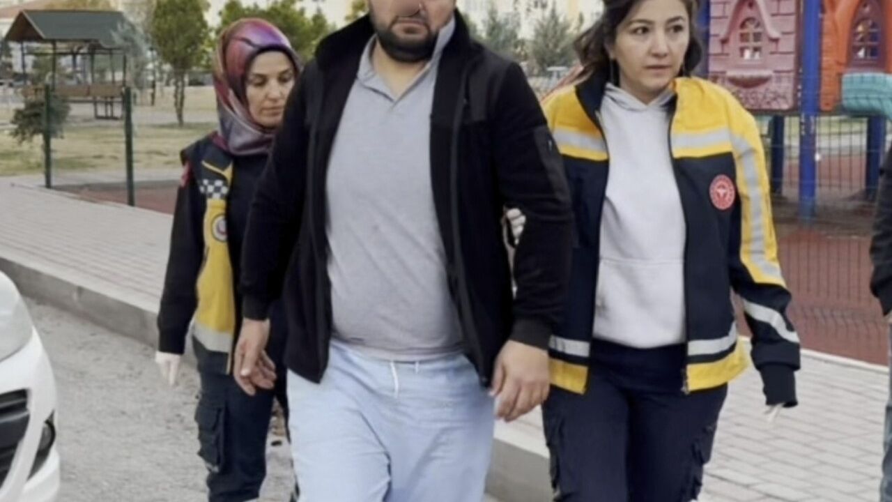 Aksaray'da kamyonet ile otomobil çarpıştı: 1 yaralı