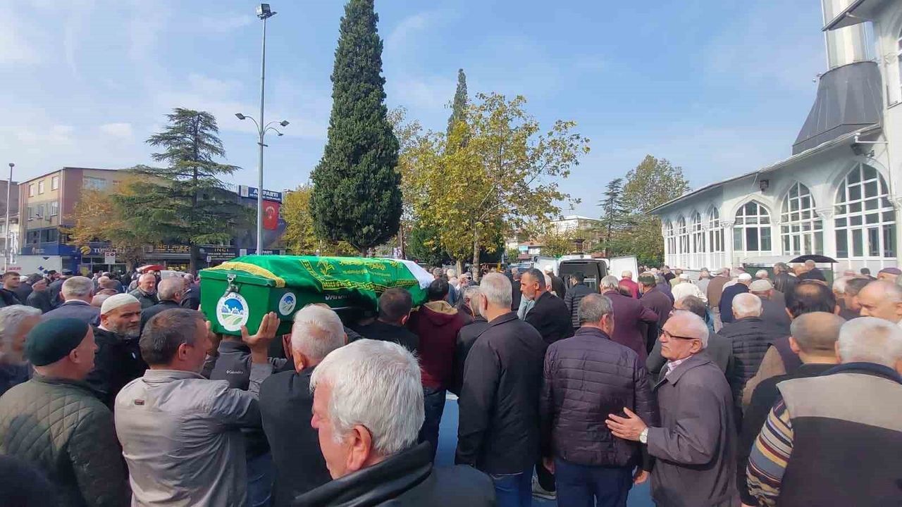 Akyazı'da 63 Yaşındaki Ahmet Onat Son Yolculuğuna Uğurlandı