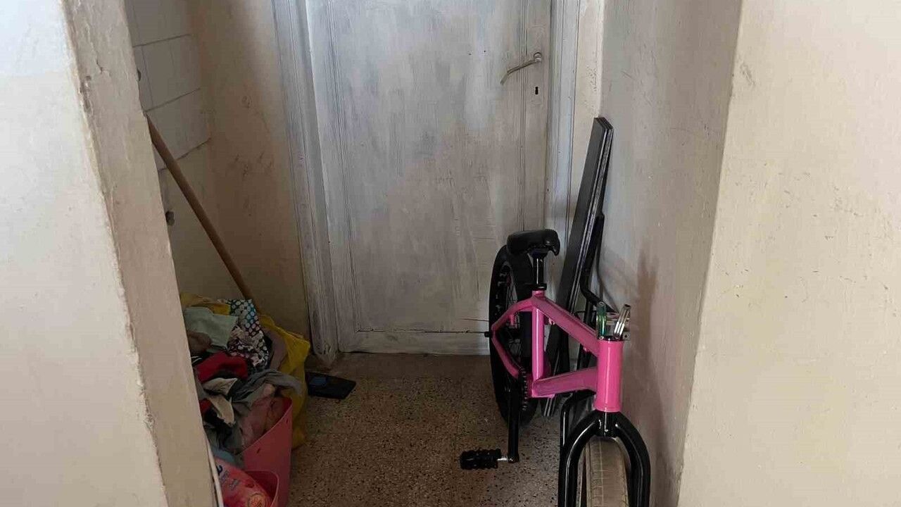 Alanya'da Apartmana Girdi, Altın ve Akrobasi Bisikletiyle Çıktı: Aile Yarım Milyon Zarar İddia Ediyor