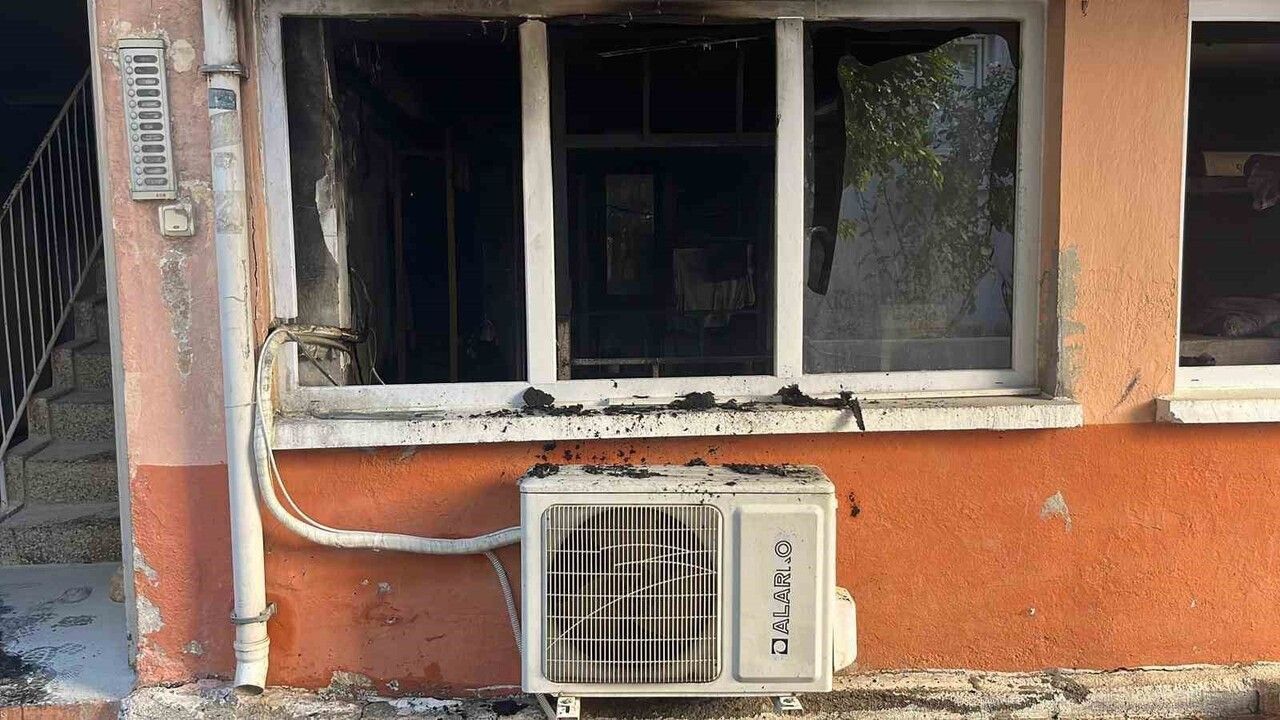 Alanya'da Giriş Katında Yangın: İtfaiye ve Polis Sevk Edildi