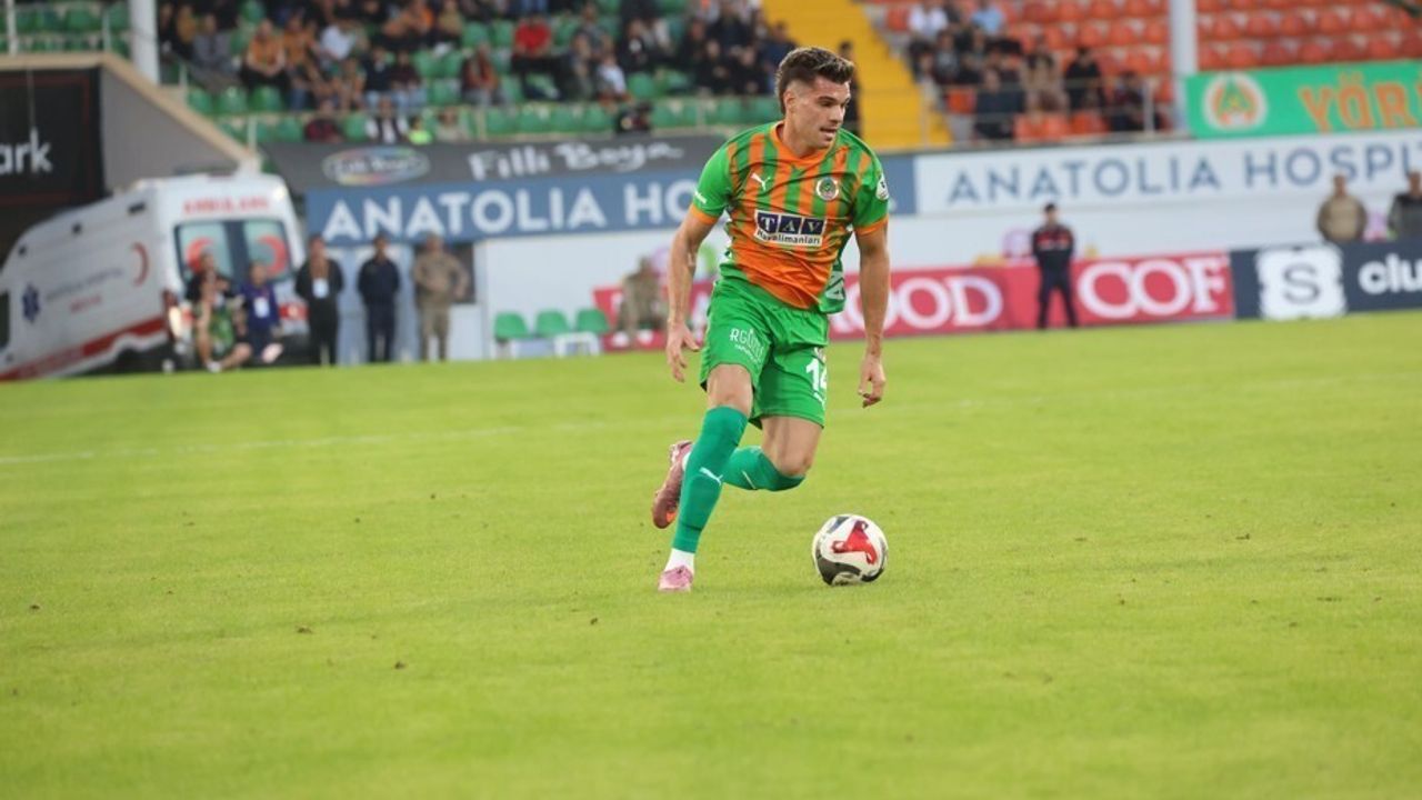 Alanyaspor 1-0 Kasımpaşa — Hwang ile İlk Yarı Üstünlüğü