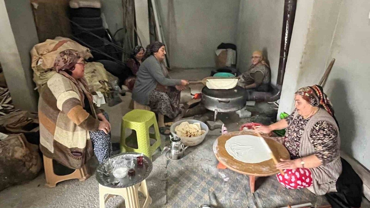 Alaplı’da 500 Yıllık Yufka Ekmeği Geleneği İmeceyle Yaşatılıyor