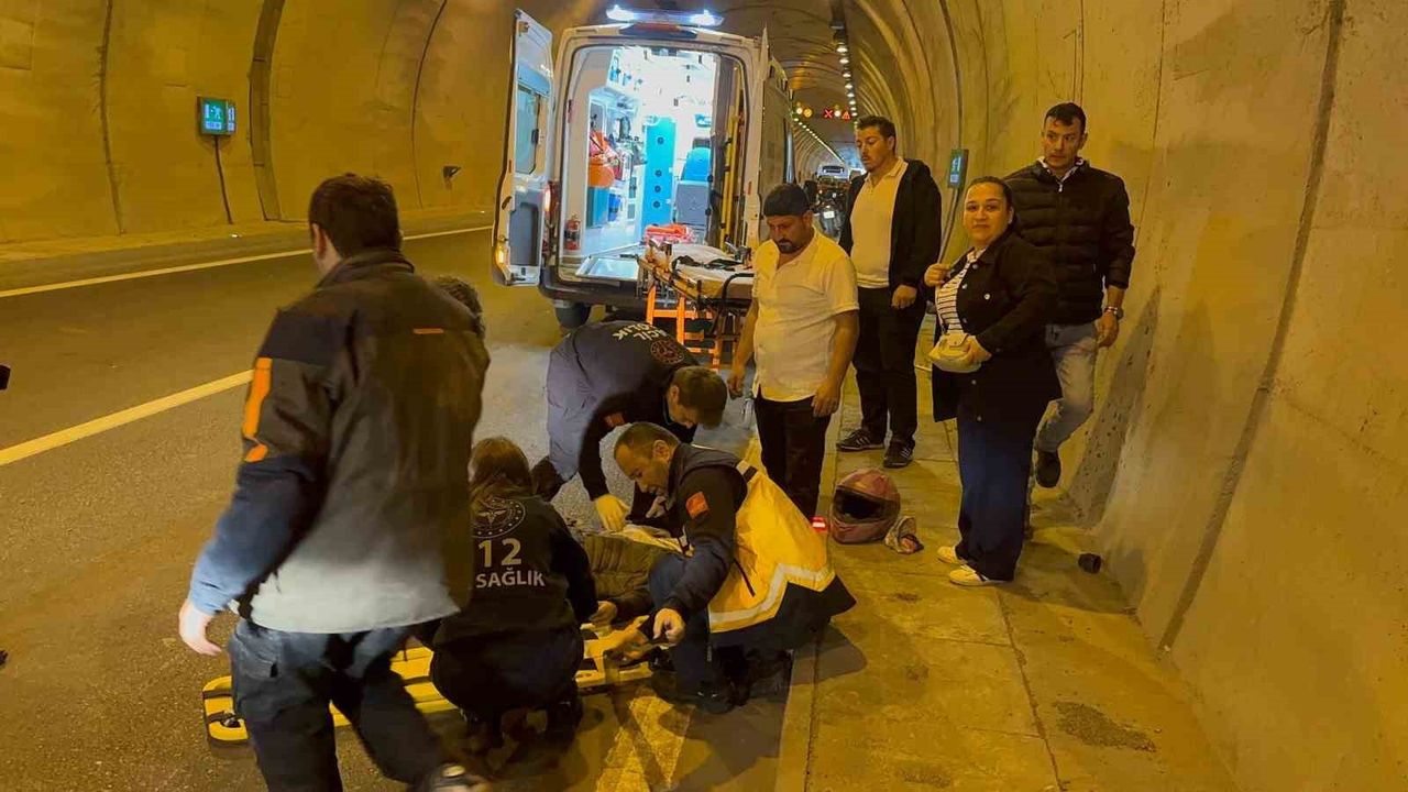 Alaplı Tünelinde Trafik Kazası: 1 Yaralı