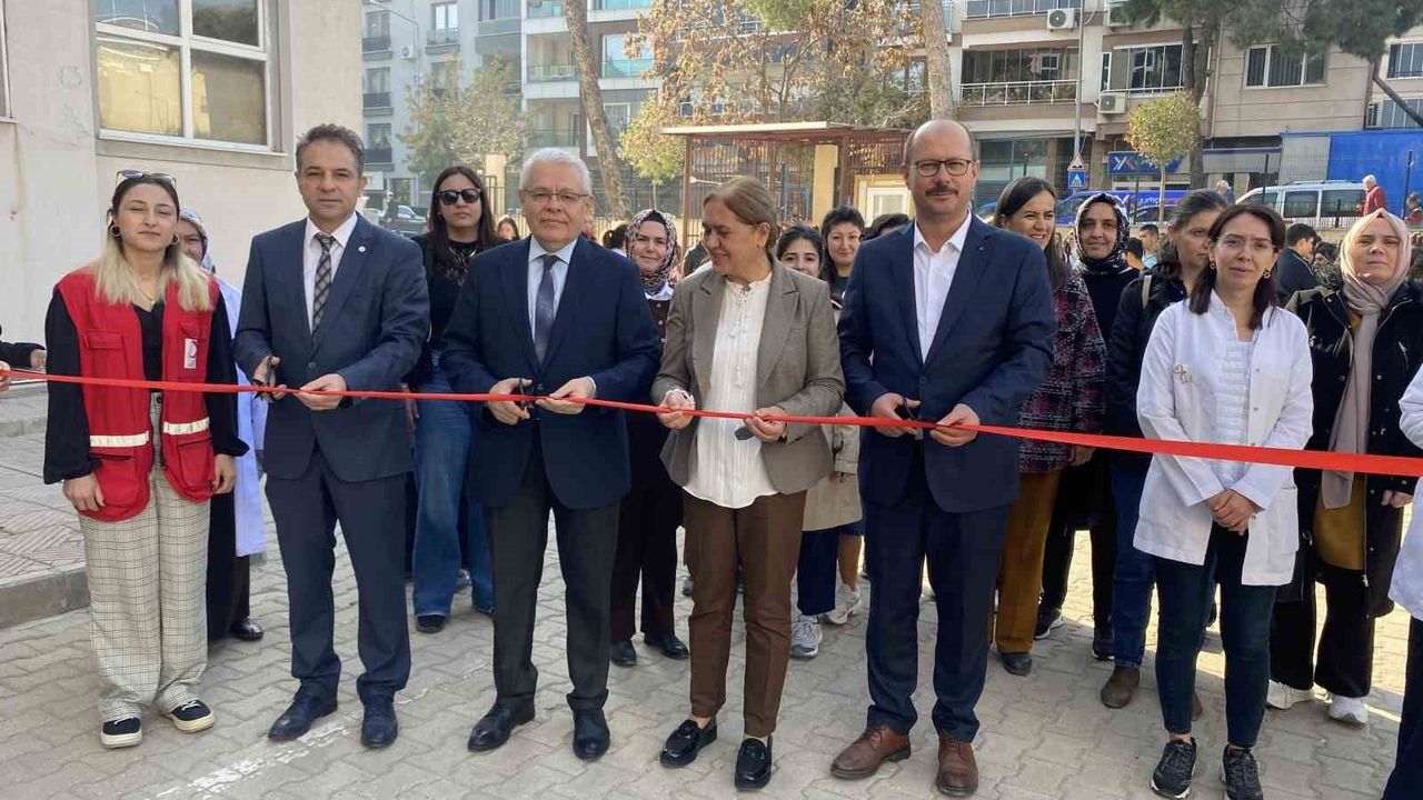 Alaşehir'de Şehit Efkan Lisesi, Gazze İçin Tek Yürek